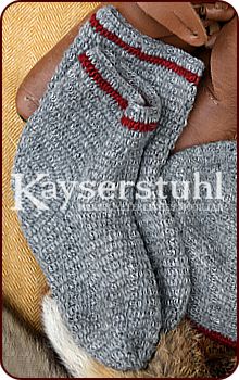 Nadelgebundene Socken "Balder", grau/rot