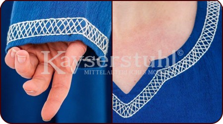 Handbesticktes Kleid / Unterkleid "Lykke", blau