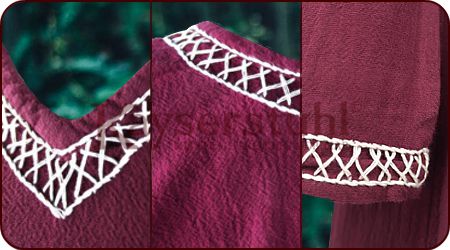 Handbesticktes Kleid / Unterkleid "Lykke", beerenfarbig