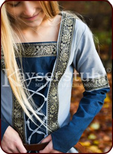 Mittelalterliches Kinderkleid "Estelle" mit langen Ärmeln
