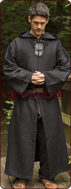 Robe "Baldric" in schwarz aus Baumwolle