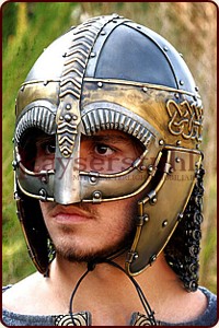 Fantasy-Helm im wikingischen Stil