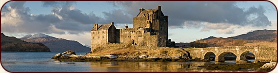 Eilean Donan Castle am Loch Duich in den westlichen schottischen Highlands