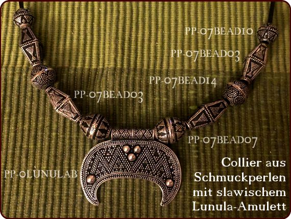 Collier aus Schmuckperlen mit slawischem Lunula-Amulett