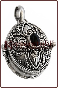 Mittelalterliches Medaillon "Fleur Noir" (Silber)