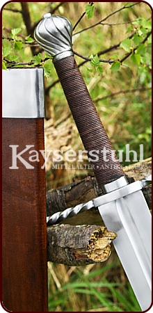 Bastardschwert mit tordiertem Parier und Scheide 