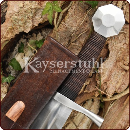 Schwert "Kreuzritter" mit Oktagonalknauf und Scheide