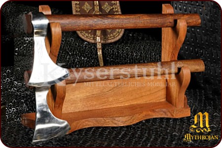 Tischständer aus Massivholz für zwei Schwerter oder Äxte