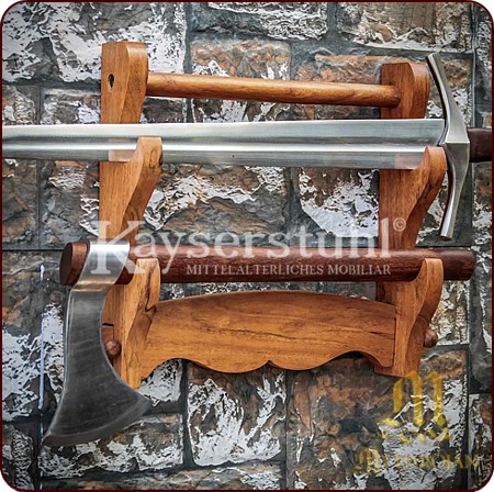 Wandhalter aus Massivholz für zwei Schwerter oder Äxte
