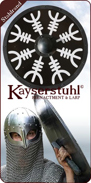 Gro&szlig;er stahlbeschlagener Wikingerschild mit Oegishjalmr