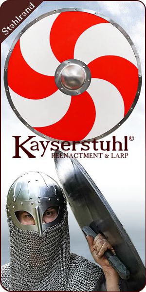 Gro&szlig;er stahlbeschlagener Wikingerschild mit Oegishjalmr