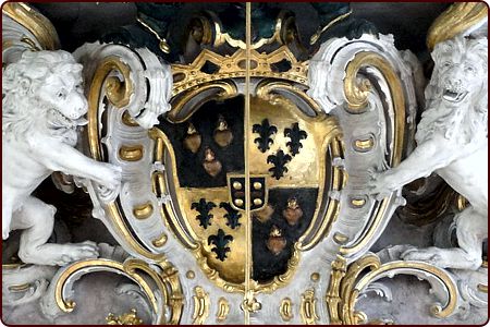 Augsburg, Wappen im Festsaal des Schaezlerpalais